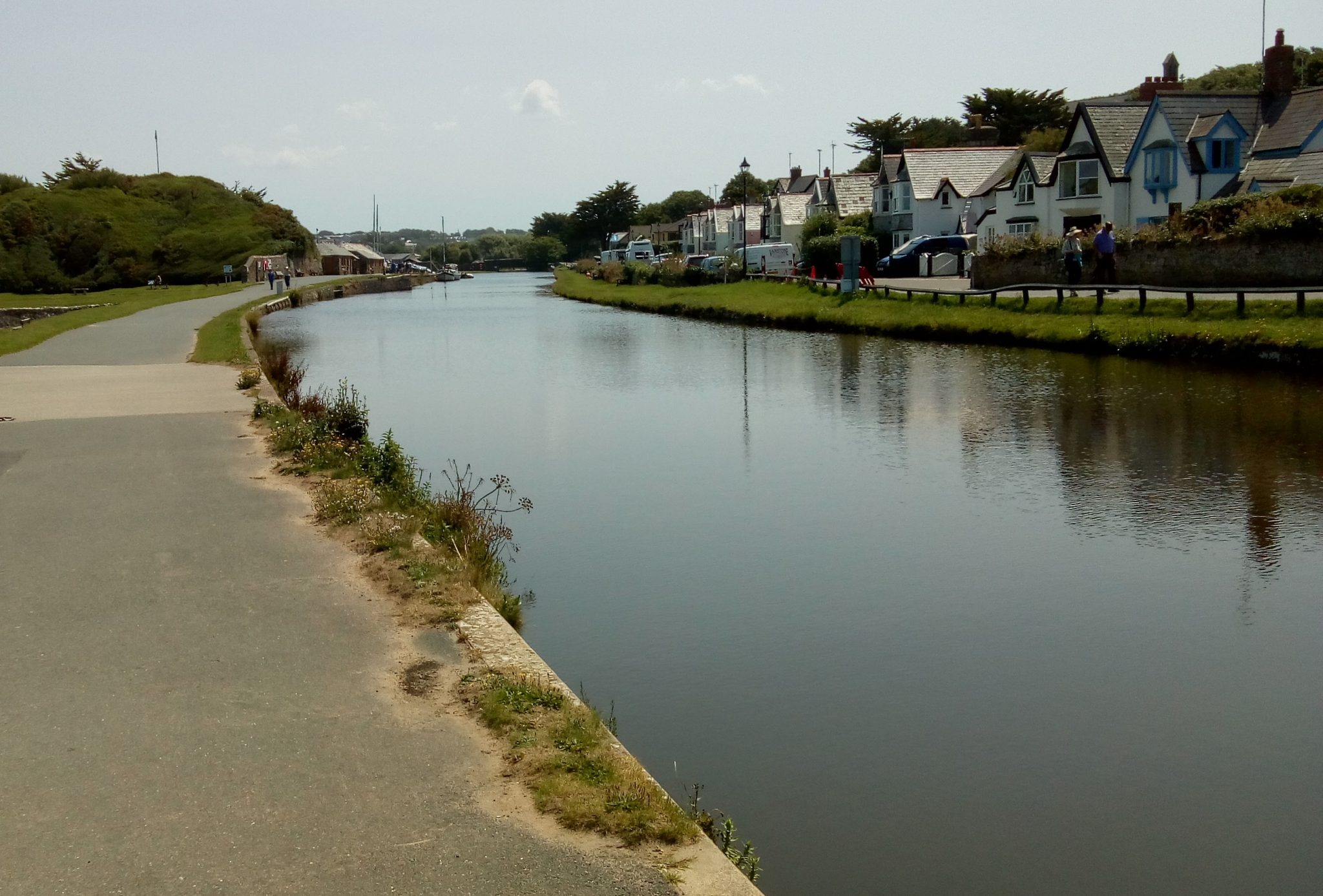 circular-walk-along-the-bude-canal-and-coast-path